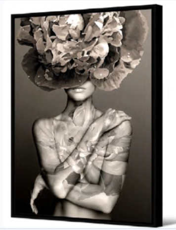 Toile femme fleurs + cadre noir