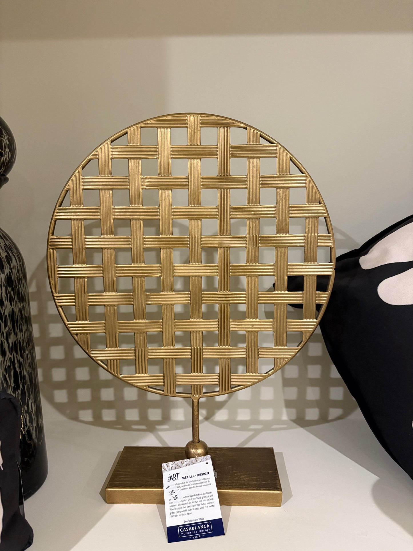 Sculpture ronde "Réseau" – Métal doré (Ø 30,5 cm)